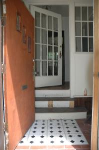 Front door and foyer - July 2005